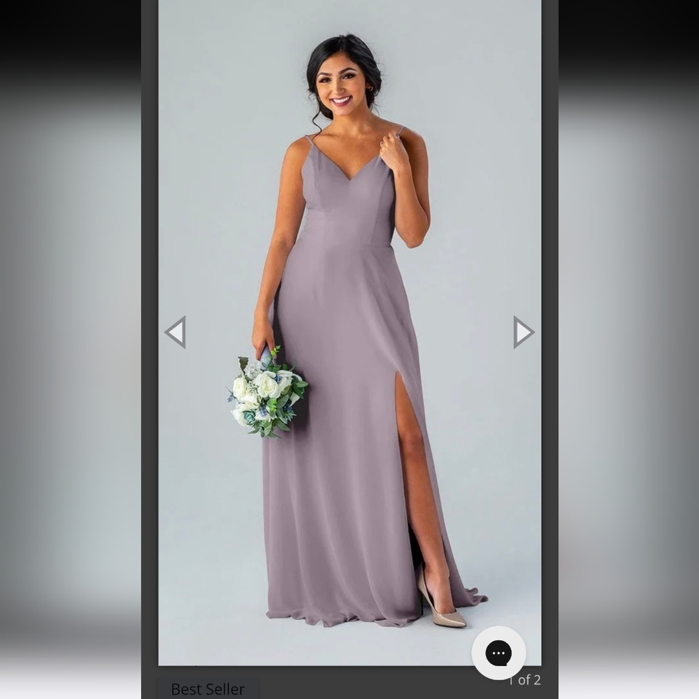 Elegant Lavender Spaghetti Strap Gown